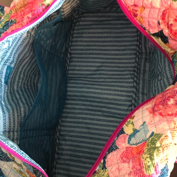 Vera Bradley Large Duffel Superbloom NWT - Picture 3 of 8